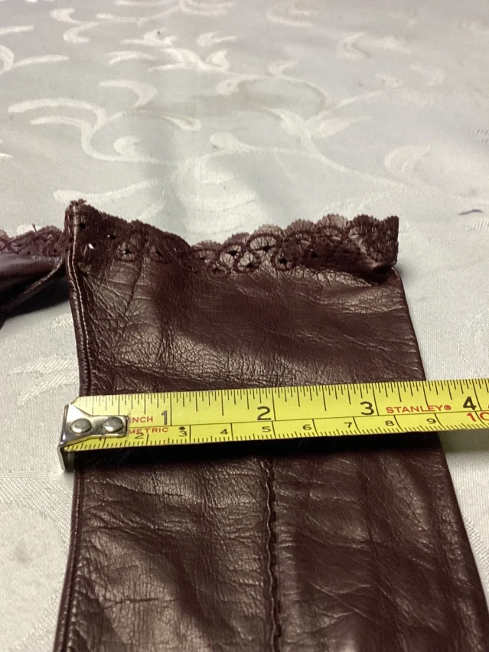 Table cut new vintage gloves never worn